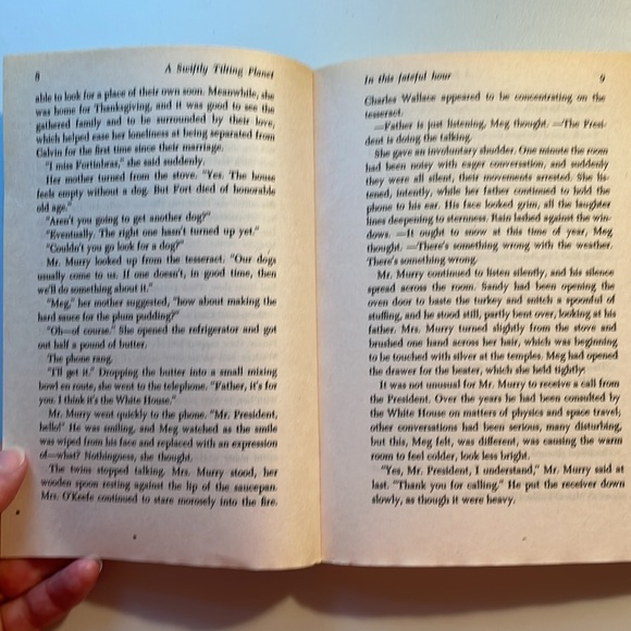 📚2/$6 A Swiftly Tilting Planet #3 in the Time Quintet Series - Picture 12 of 12